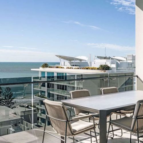 Accommodation-in-Mooloolaba-3-Bedroom-Apartment-Waterview-first-Light-3